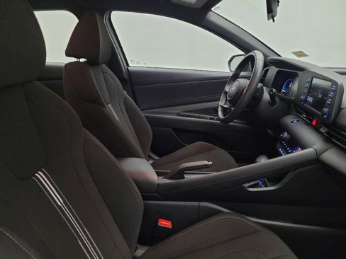 Used 2025 Hyundai Elantra Sport image 21