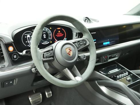 New 2026 Porsche Cayenne GTS AWD/4WD image 4