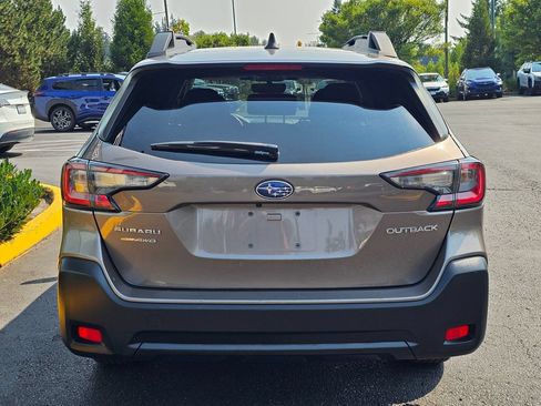 Used 2024 Subaru Outback Premium AWD/4WD image 6