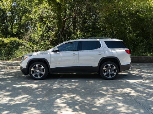 Used 2018 GMC Acadia SLT FWD image 6