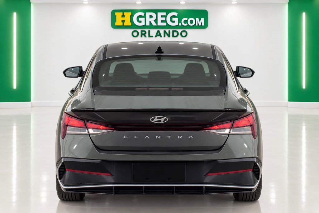 Used 2026 Hyundai Elantra Sport FWD image 8