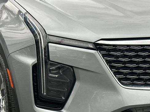 Used 2024 Cadillac XT4 Premium Luxury image 47