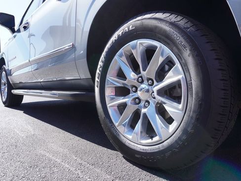 Certified 2024 Chevrolet Suburban Premier image 6