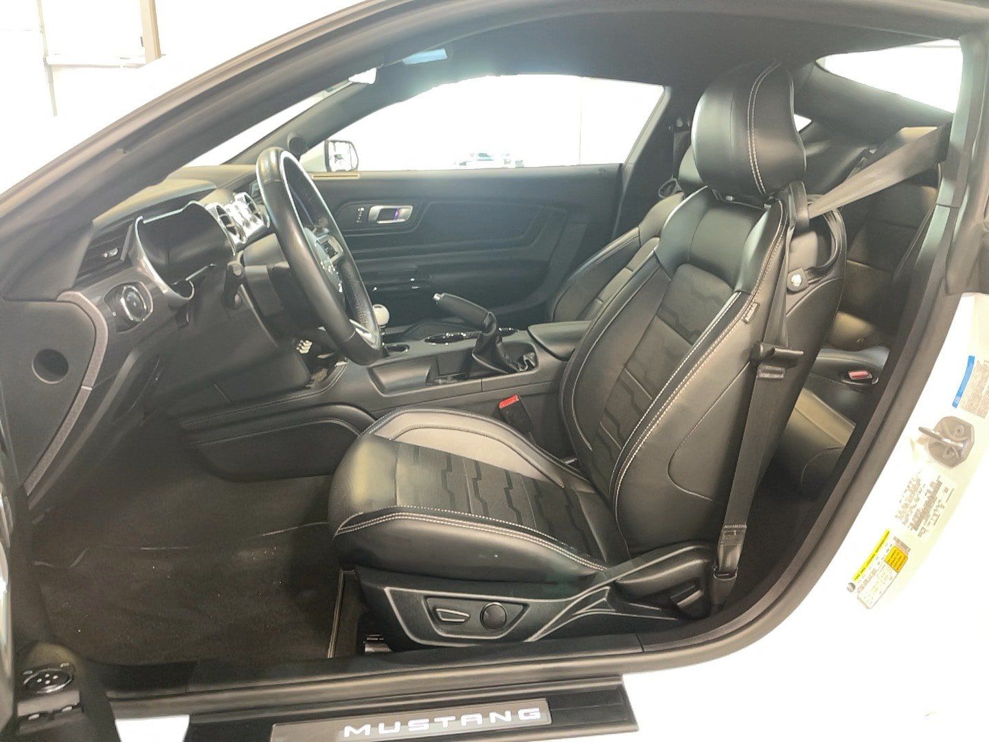 Used 2022 Ford Mustang GT Premium w/ GT Performance Package RWD image 6