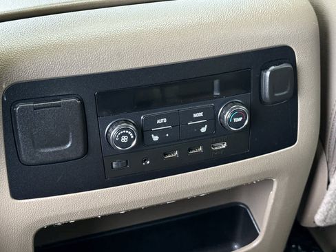 Used 2020 GMC Yukon SLT w/ Open Road Package image 16