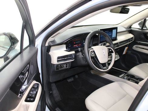 New 2026 Lincoln Corsair Premiere image 25