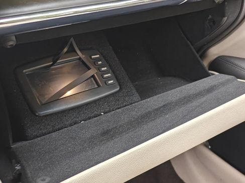 Used 2018 Lincoln Continental Select w/ Continental Climate Package image 47