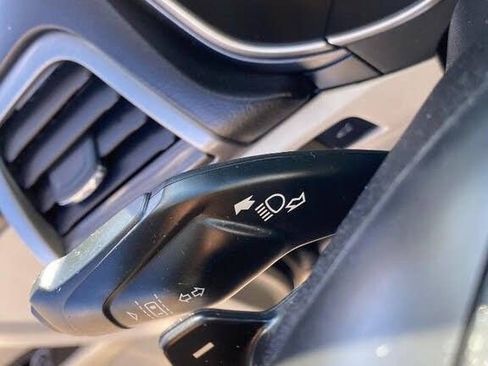 Used 2018 Ford Fusion SE w/ Fusion SE Technology Package image 17