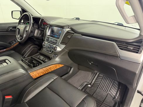 Used 2020 Chevrolet Tahoe Premier AWD/4WD image 32
