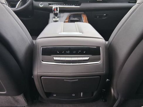 Used 2024 Cadillac Escalade Premium Luxury RWD image 30