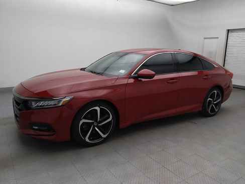 Used 2019 Honda Accord Sport image 2