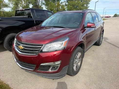 Used 2017 Chevrolet Traverse LT FWD image 3