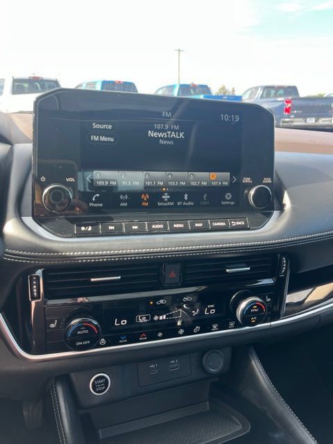 Used 2023 Nissan Rogue SL w/ SL Premium Package AWD/4WD image 43