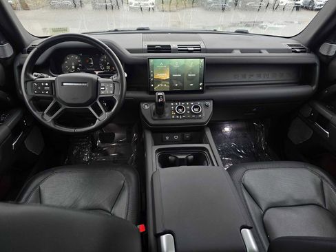 Used 2024 Land Rover Defender 130 X-Dynamic SE image 20