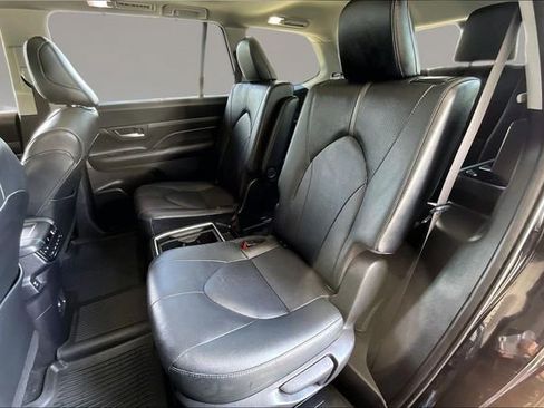 Used 2024 Toyota Grand Highlander AWD image 19