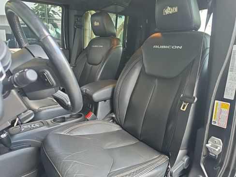 Used 2016 Jeep Wrangler Unlimited Rubicon w/ Connectivity Group AWD/4WD image 11