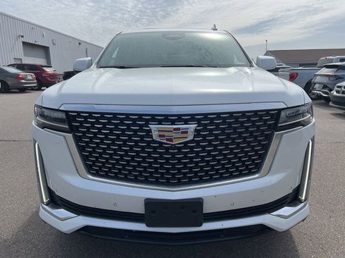 Used 2021 Cadillac Escalade ESV Premium Luxury w/ Driver Assist Tech Package AWD/4WD image 3