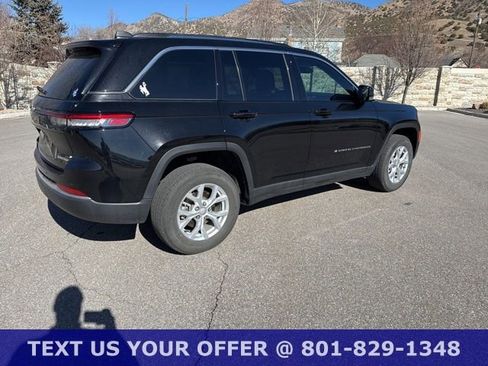 Used 2023 Jeep Grand Cherokee Limited image 13