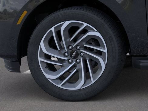 New 2026 Lincoln Navigator L Premier AWD/4WD image 19