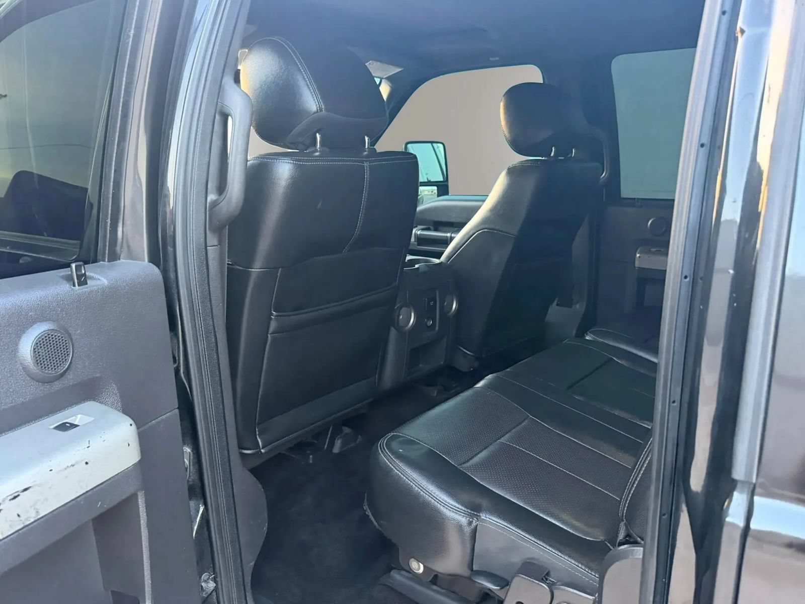 Used 2015 Ford F250 Lariat w/ Lariat Ultimate Package AWD/4WD image 16