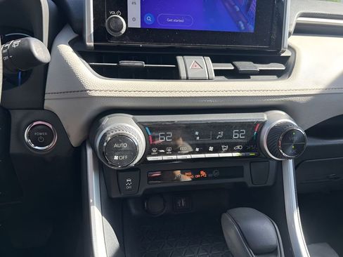 Used 2024 Toyota RAV4 XLE AWD/4WD image 26