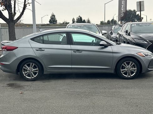 Used 2018 Hyundai Elantra SEL w/ Cargo Package image 3