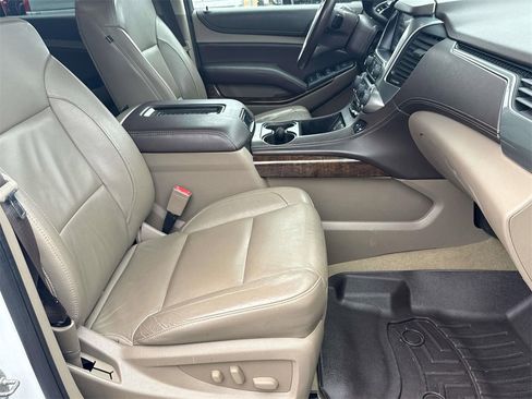 Used 2017 Chevrolet Suburban LT w/ LT Signature Package image 31