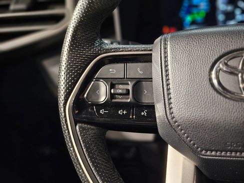 Used 2024 Toyota Tundra Limited image 28