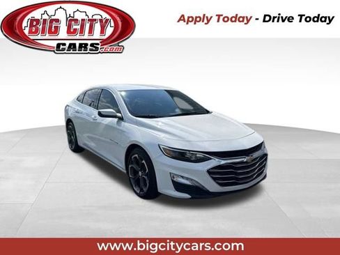 Used 2022 Chevrolet Malibu LT FWD image 1