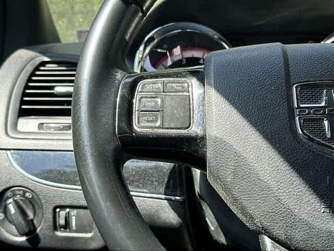 Used 2017 Dodge Grand Caravan SE FWD image 8
