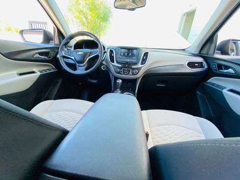 Used 2020 Chevrolet Equinox LS image 32