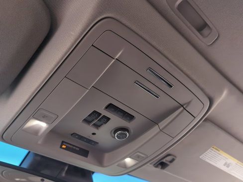 Used 2018 GMC Yukon Denali w/ Open Road Package image 15