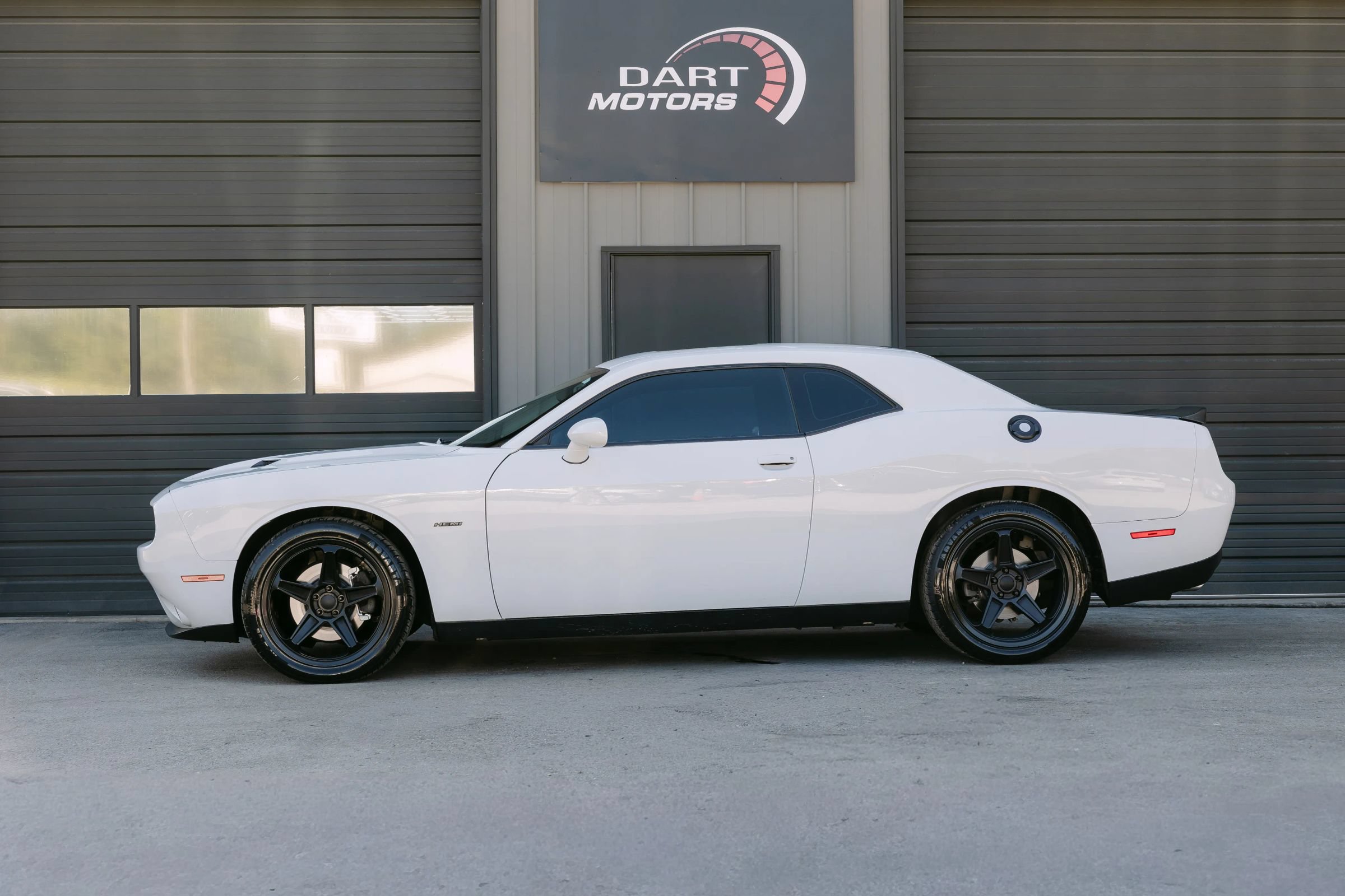 Used 2017 Dodge Challenger R/T w/ Blacktop Package RWD image 4