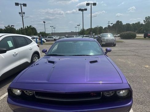 Used 2013 Dodge Challenger R/T RWD image 3