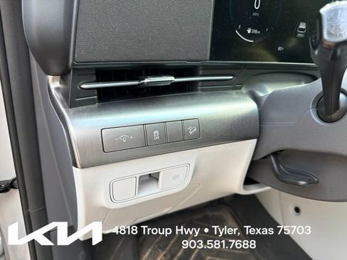 Used 2024 Hyundai Kona SEL w/ Convenience Package FWD image 16