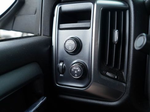 Used 2017 Chevrolet Silverado 1500 LT w/ All Star Edition image 27