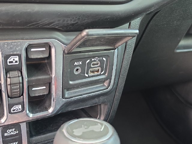 Used 2021 Jeep Wrangler Unlimited Rubicon AWD/4WD image 28