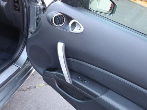 Used 2006 Nissan 350Z Enthusiast w/ (N93) Cargo Convenience Pkg image 31