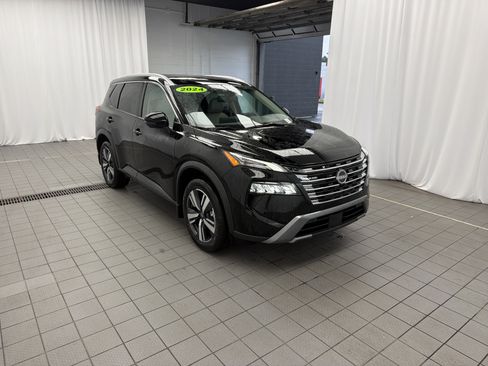 Used 2024 Nissan Rogue SL w/ SL Premium Package FWD image 3