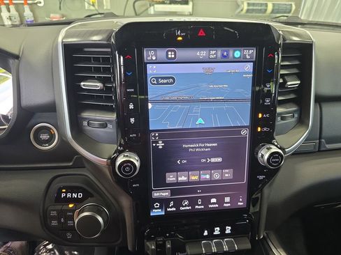 New 2026 RAM 1500 4x4 Crew Cab image 22