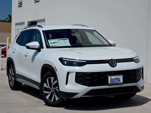 New 2025 Volkswagen Tiguan S image 2