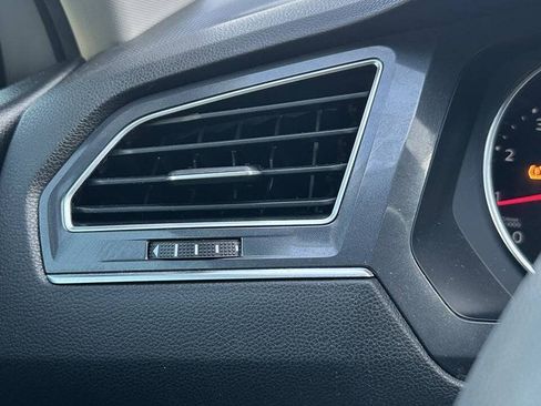 Used 2021 Volkswagen Tiguan S FWD image 23