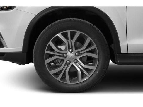 Used 2018 Mitsubishi Outlander Sport LE AWD/4WD image 39