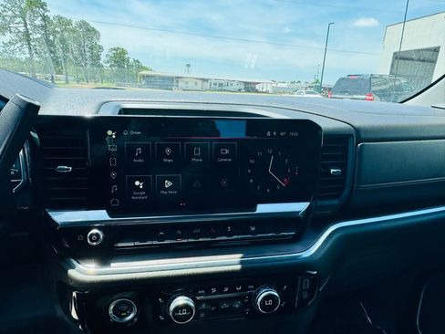 Used 2024 GMC Sierra 1500 SLT RWD image 17