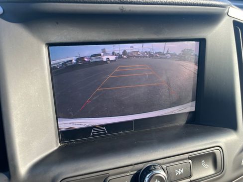 Used 2022 GMC Terrain SLE w/ Driver Convenience Package image 23