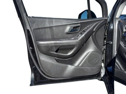 Used 2020 Chevrolet Trax LS w/ Tint and Cruise Package image 18