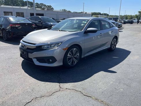 Used 2018 Honda Civic EX-T image 3
