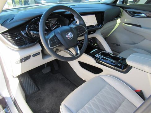 Used 2022 Buick Envision Avenir w/ Technology Package II image 15