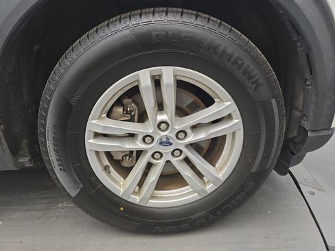 Used 2021 Ford Explorer XLT image 9