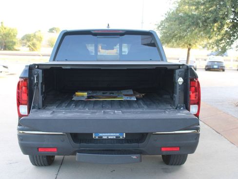 Used 2017 Honda Ridgeline Black Edition image 5